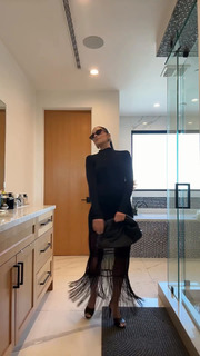Olivia Culpo feet photo thumbnail
