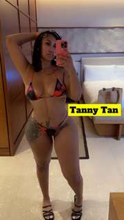 Queen Naija feet photo thumbnail