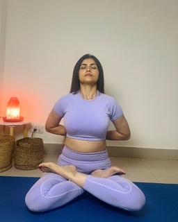 Poonam Yadav feet photo thumbnail