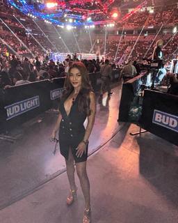 Arianny Celeste feet photo thumbnail