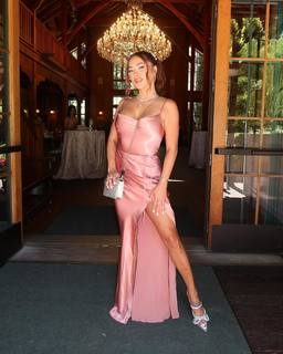 Arianny Celeste feet photo thumbnail