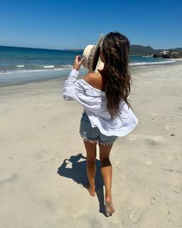 Arianny Celeste feet photo thumbnail