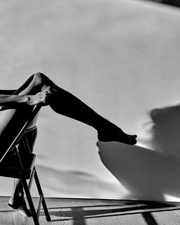 Alessandra Ambrosio feet photo thumbnail