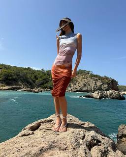 Camila Queiroz feet photo thumbnail