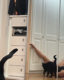 Kéfera Buchmann feet photo thumbnail