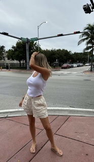 Corinna Kopf feet photo thumbnail