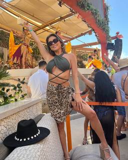 Arianny Celeste feet photo thumbnail