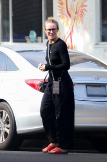 Kristen Bell feet photo thumbnail