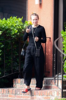 Kristen Bell feet photo thumbnail