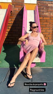 Isis Valverde feet photo thumbnail