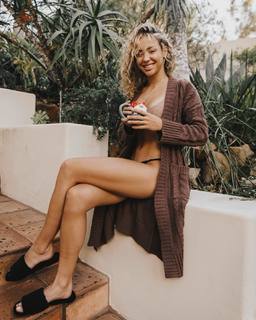 Charly Jordan feet photo thumbnail