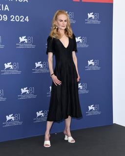 Nicole Kidman feet photo thumbnail