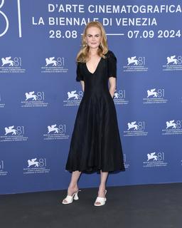 Nicole Kidman feet photo thumbnail