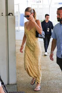Lily James feet photo thumbnail