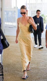 Lily James feet photo thumbnail