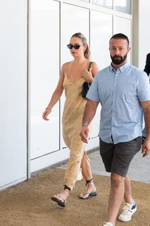 Lily James feet photo thumbnail