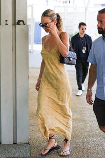 Lily James feet photo thumbnail