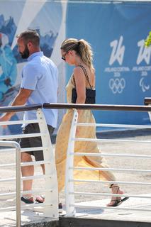 Lily James feet photo thumbnail