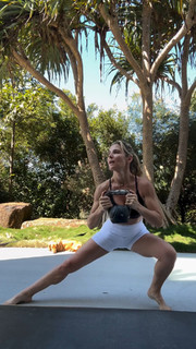 Elsa Pataky feet photo thumbnail