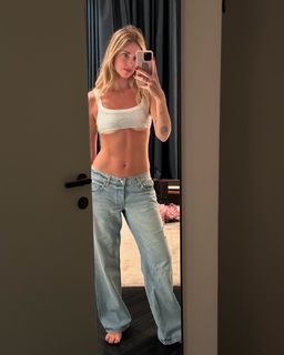 Chiara Ferragni feet photo thumbnail