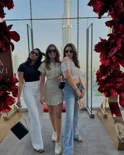 Hansika Motwani feet photo thumbnail