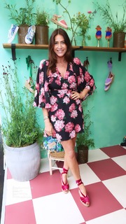 Lisa Snowdon feet photo thumbnail