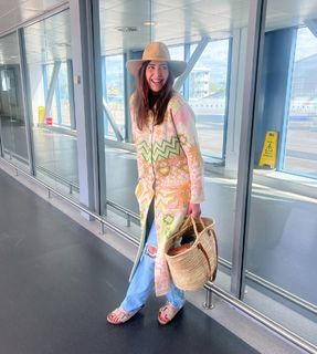Lisa Snowdon feet photo thumbnail