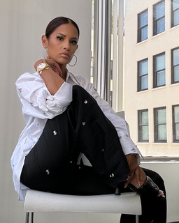 Rocsi Diaz feet photo thumbnail