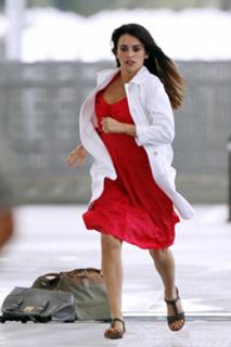 Penélope Cruz feet photo thumbnail