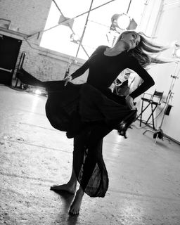 Angelina Jolie feet photo thumbnail