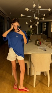 Duygu Özaslan feet photo thumbnail