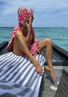 Karolina Pisarek feet photo thumbnail