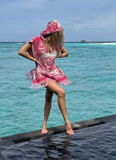 Karolina Pisarek feet photo thumbnail