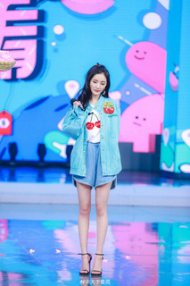 Mi Yang feet photo thumbnail