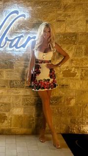 Victoria Silvstedt feet photo thumbnail