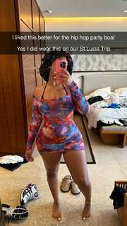 Queen Naija feet photo thumbnail