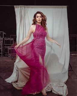 Hansika Motwani feet photo thumbnail