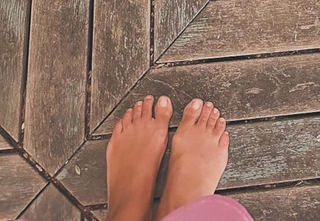 Alizée feet photo 1