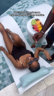 Tia Mowry feet photo thumbnail