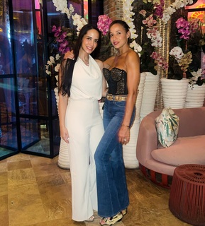 Dania Ramirez feet photo thumbnail