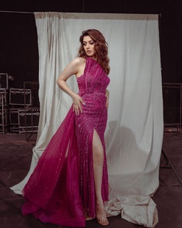 Hansika Motwani feet photo thumbnail