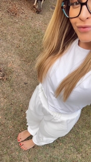 Carla Diaz feet photo thumbnail
