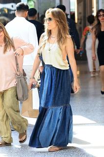 Jennifer Lopez feet photo thumbnail