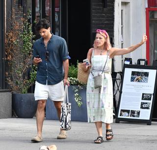 Busy Philipps feet photo thumbnail
