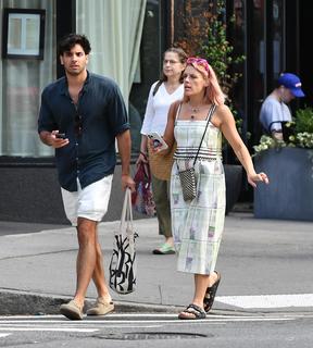 Busy Philipps feet photo thumbnail