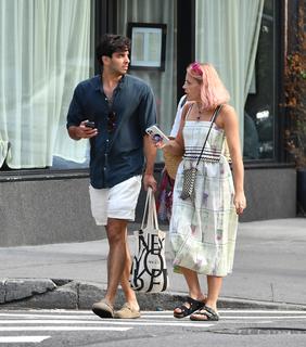 Busy Philipps feet photo thumbnail