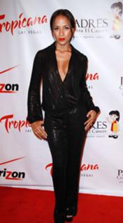 Dania Ramirez feet photo thumbnail