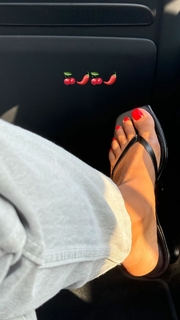 Rochelle Humes feet photo thumbnail