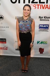 Sophia Bush feet photo thumbnail