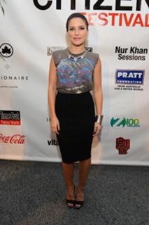 Sophia Bush feet photo thumbnail